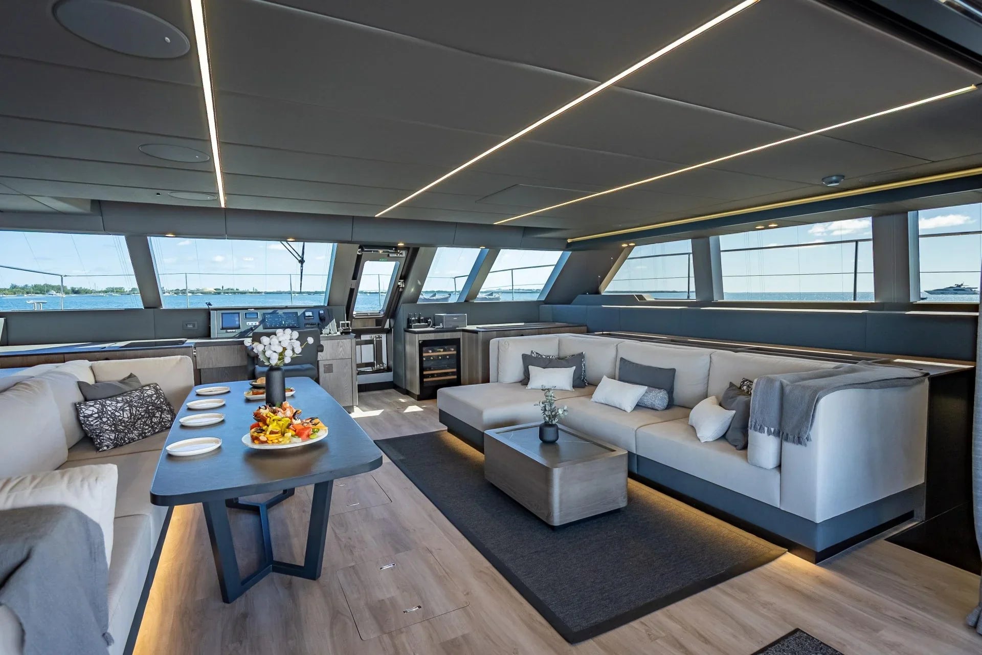 WARRIOR FLYBRIDGE