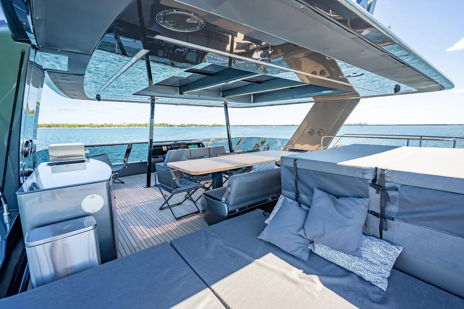 WARRIOR FLYBRIDGE