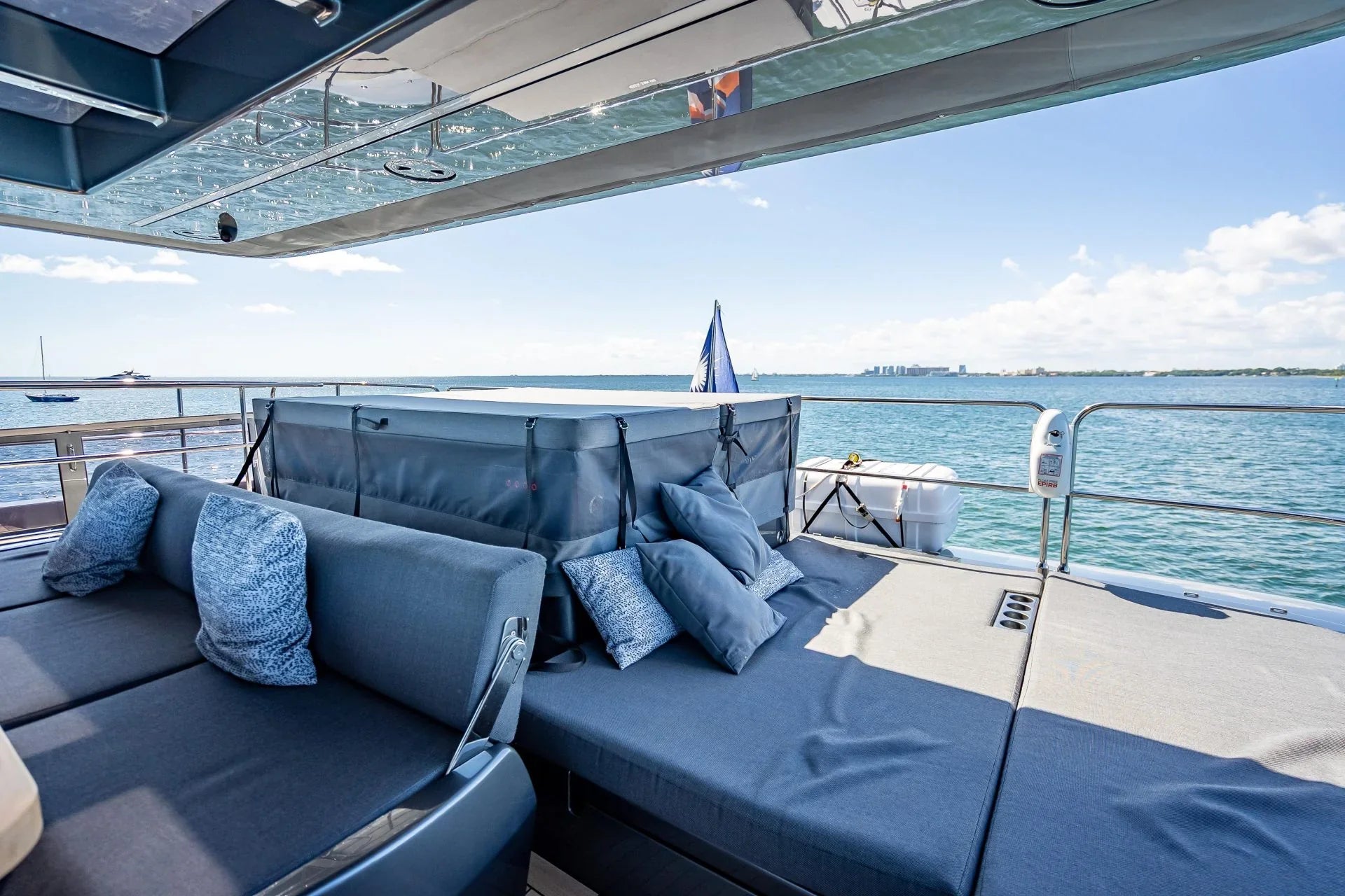 WARRIOR FLYBRIDGE