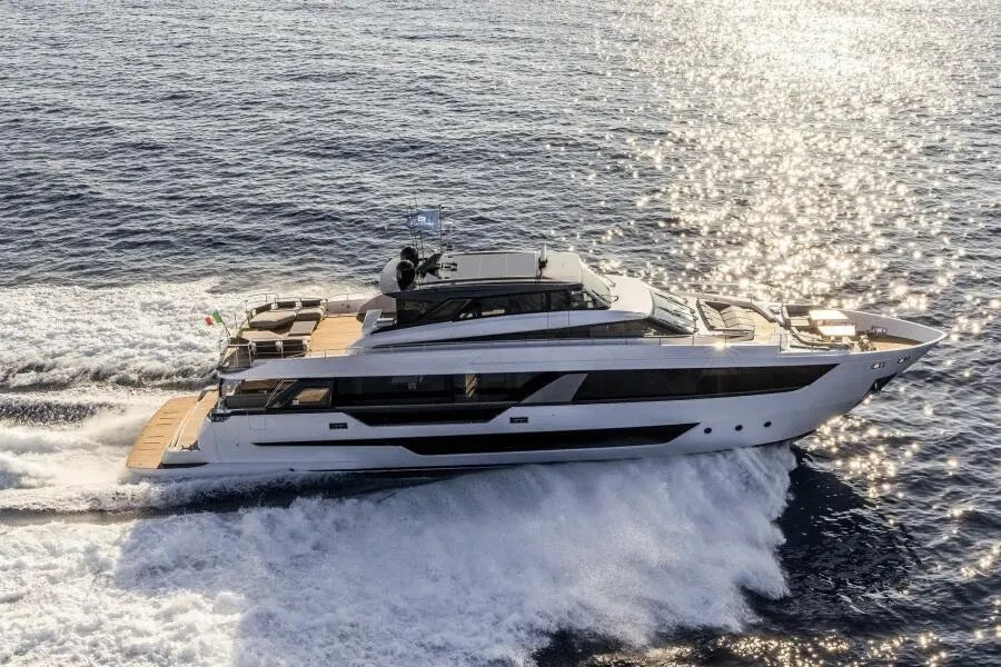 2022 FERRETTI YACHT 1000 SKYDECK | 100 FT