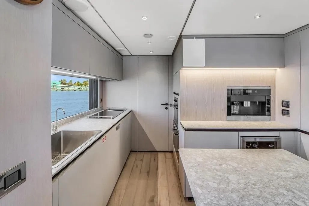 2022 FERRETTI YACHT 1000 SKYDECK | 100 FT