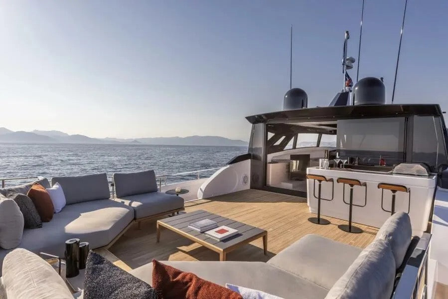 2022 FERRETTI YACHT 1000 SKYDECK | 100 FT